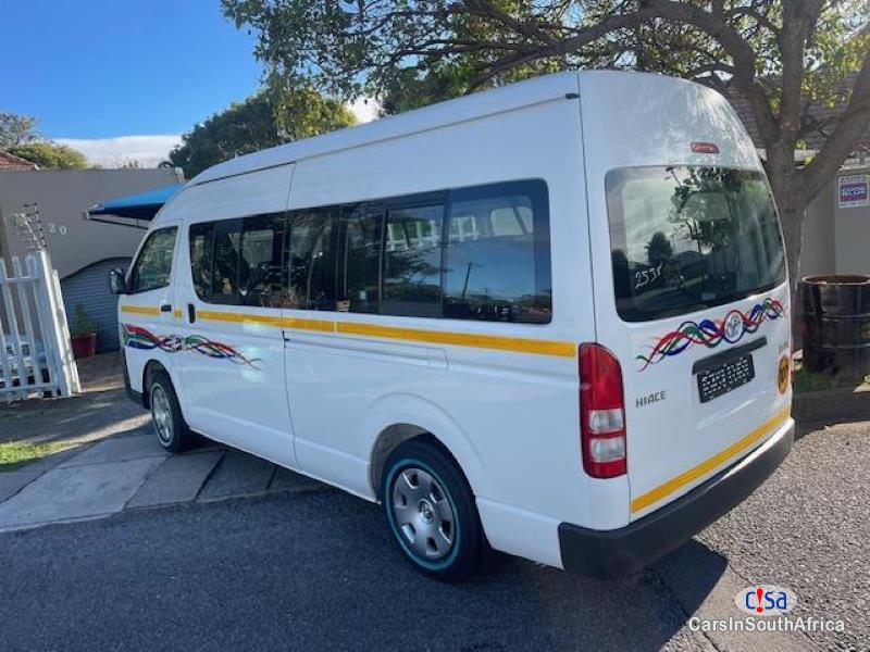 Toyota Quantum 2.5D-4D Sesfikile Bank Repossessed Manual 2017 - image 2