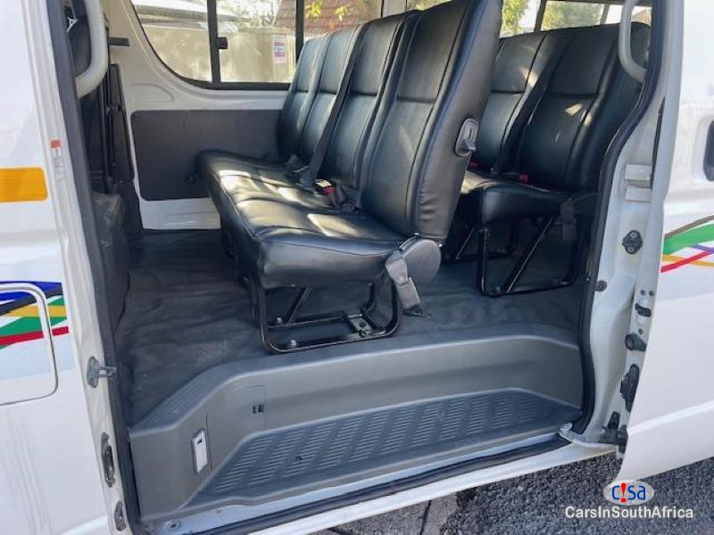 Toyota Quantum 2.5D-4D Sesfikile Bank Repossessed Manual 2017 - image 5