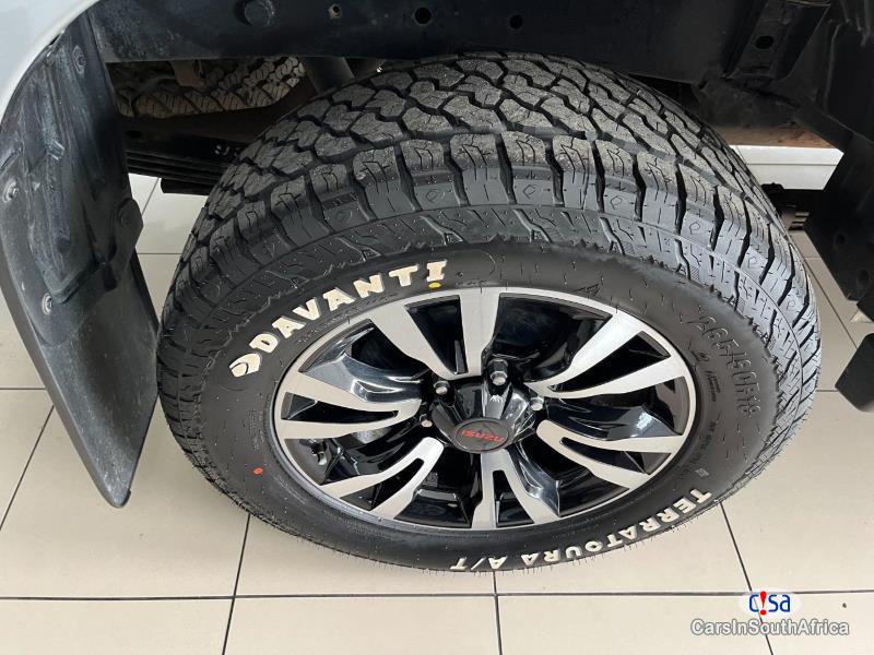 Isuzu D-MAX 300 3.0TD X-RIDER {0817687830 Automatic 2021 - image 9