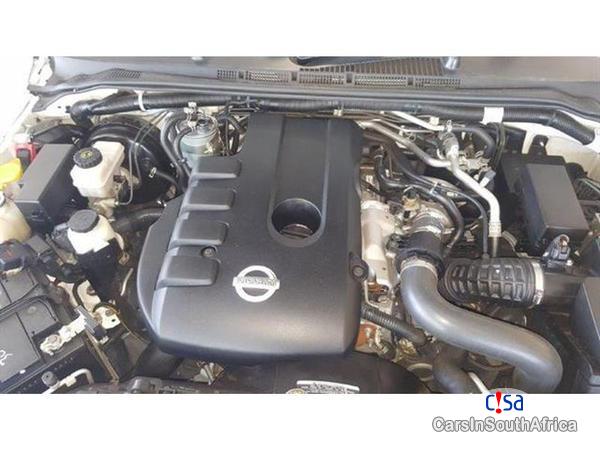 Nissan Navara Manual 2015 - image 6