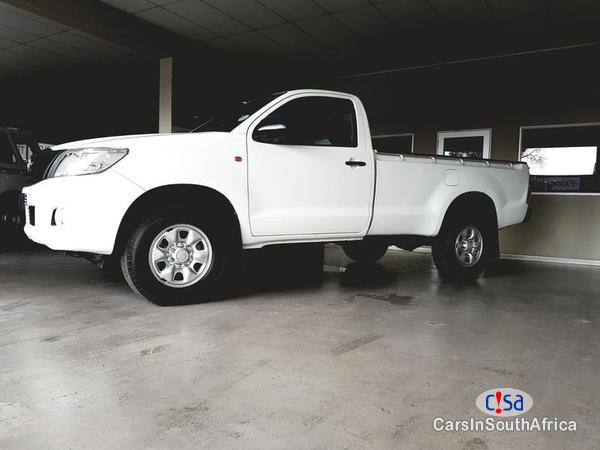 Toyota Hilux Manual 2013 - image 2