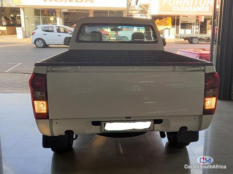Isuzu KB280 6253 Manual 2017 - image 3