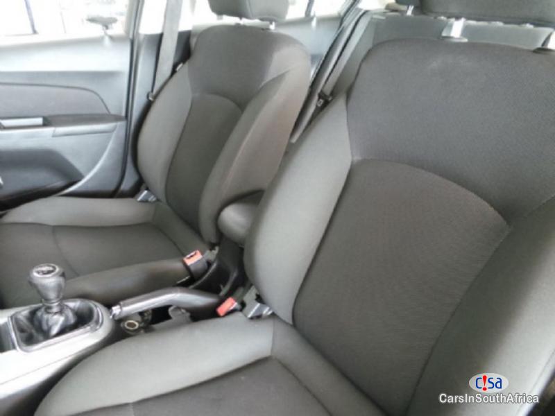 Chevrolet Cruze 1.6 LS Manual 2015 - image 6