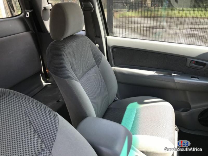 Toyota Hilux 3.0 D4DRaider Manual 2011 in Limpopo - image