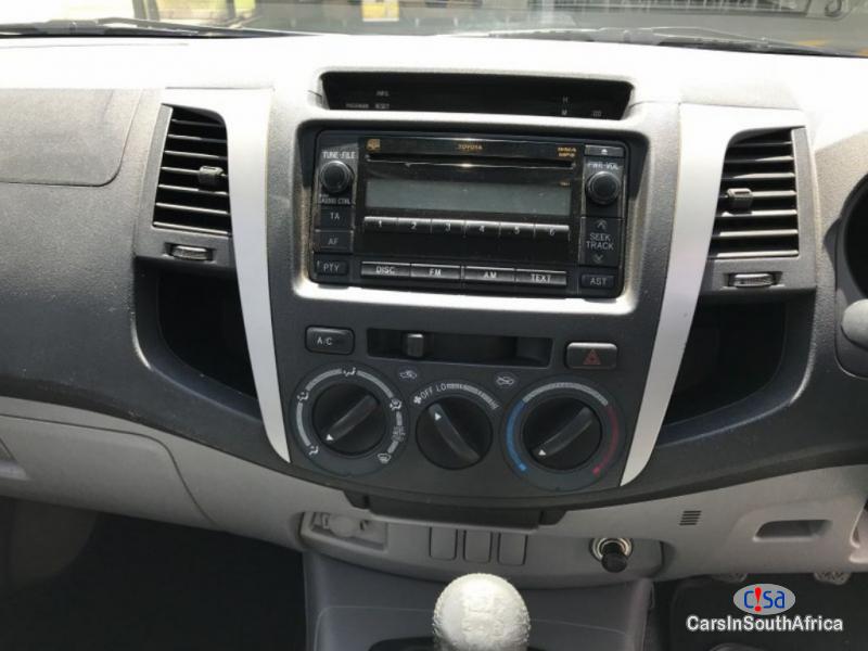 Toyota Hilux 3.0 D4DRaider Manual 2011 in South Africa - image
