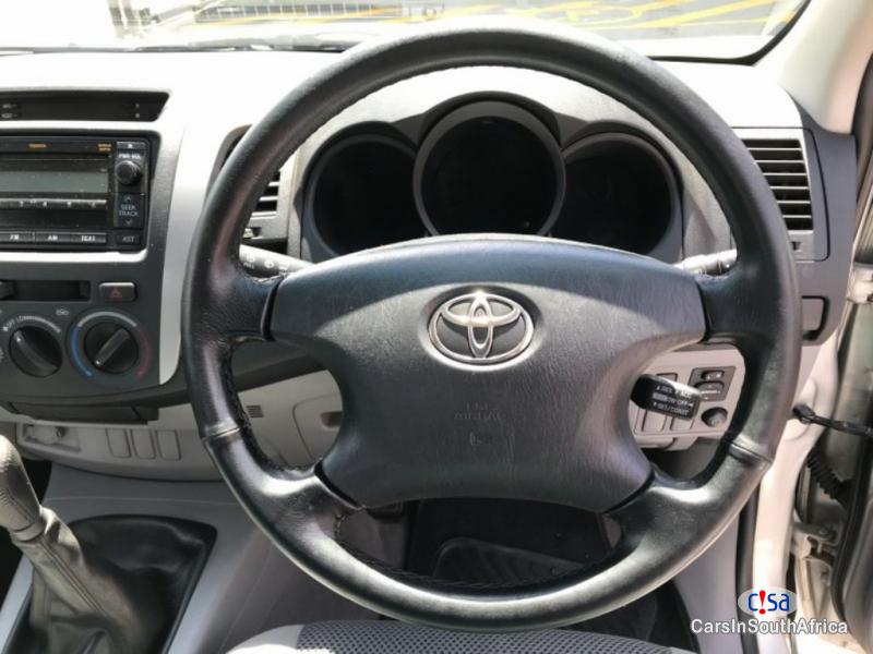 Toyota Hilux 3.0 D4DRaider Manual 2011 - image 9