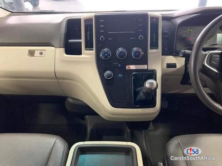 Toyota Quantum 2.8 Manual 2019 - image 6