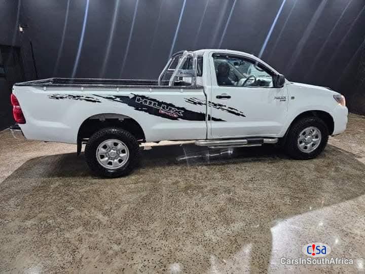 Pictures of Toyota Hilux 2.5D Manual 2010