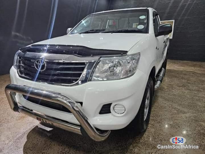 Toyota Hilux 2.5D Manual 2010 - image 3