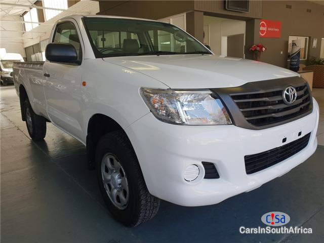 Toyota Hilux Toyota Manual 2014 - image 2