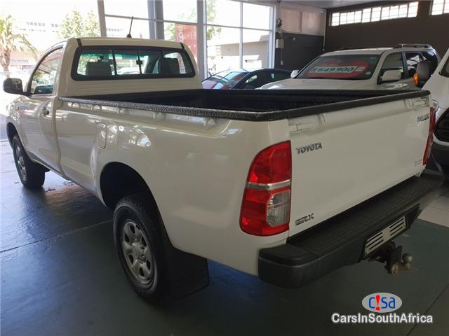Toyota Hilux Toyota Manual 2014 - image 4