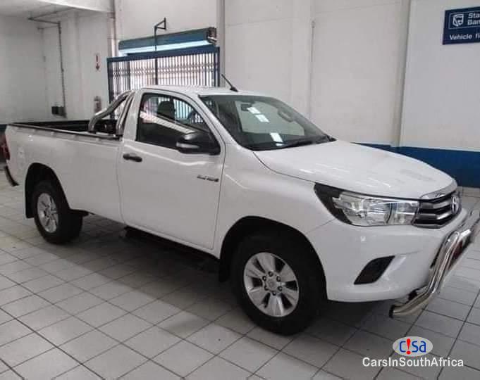 Pictures of Toyota Hilux 2.4GD-6 Manual 2017