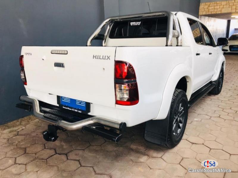 Toyota Hilux 3.0 D4D DOUBLE CAB AUTO Manual 2015 in Limpopo