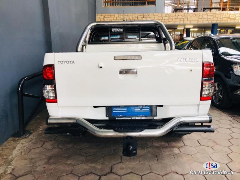Toyota Hilux 3.0 D4D DOUBLE CAB AUTO Manual 2015 in South Africa