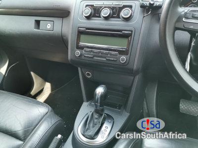 Volkswagen Touran 2.0 Automatic 2011 - image 7