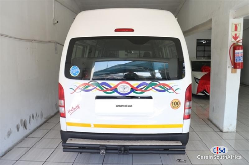 Toyota Quantum BANK REPO: 2.5D4D SES&acute;FIKILE 16 SEATER Manual 2018 - image 2