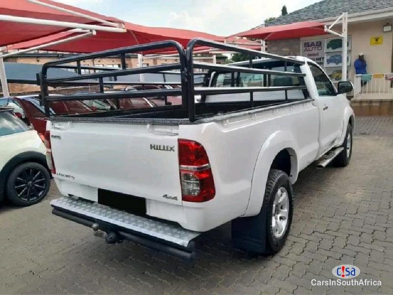 Toyota Hilux 2014 Toyota Hilux For Sell 0735069640 Manual 2014 - image 2