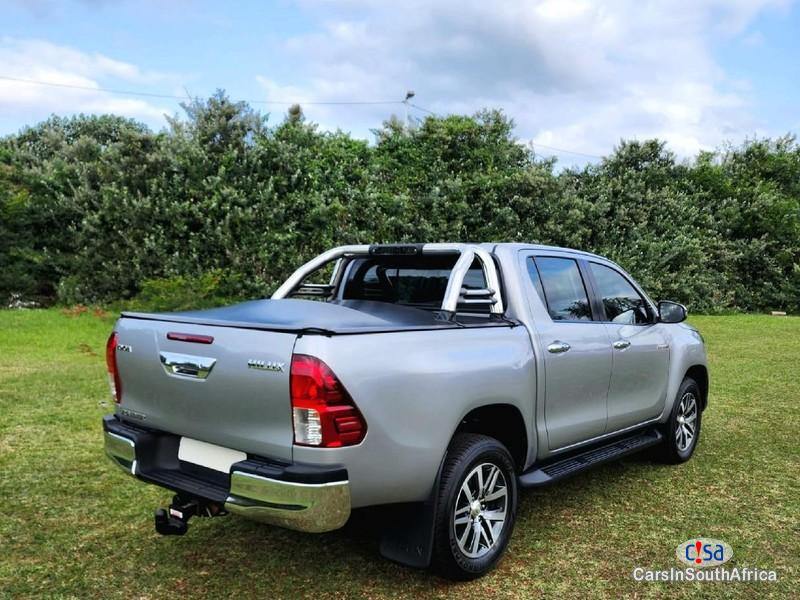 Toyota Hilux 2.8GD-6 Double Cab Manual 0634393833 Manual 2018 - image 2