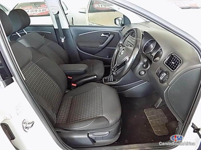 Volkswagen Polo Manual 2015 - image 3