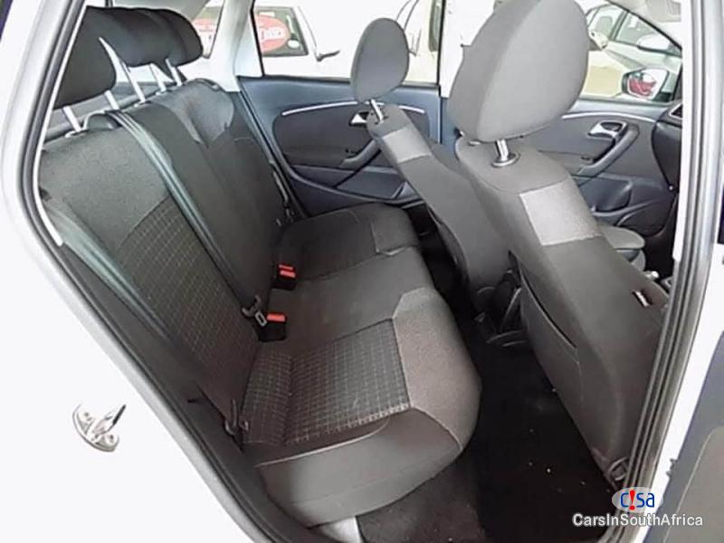 Volkswagen Polo Manual 2015 - image 4