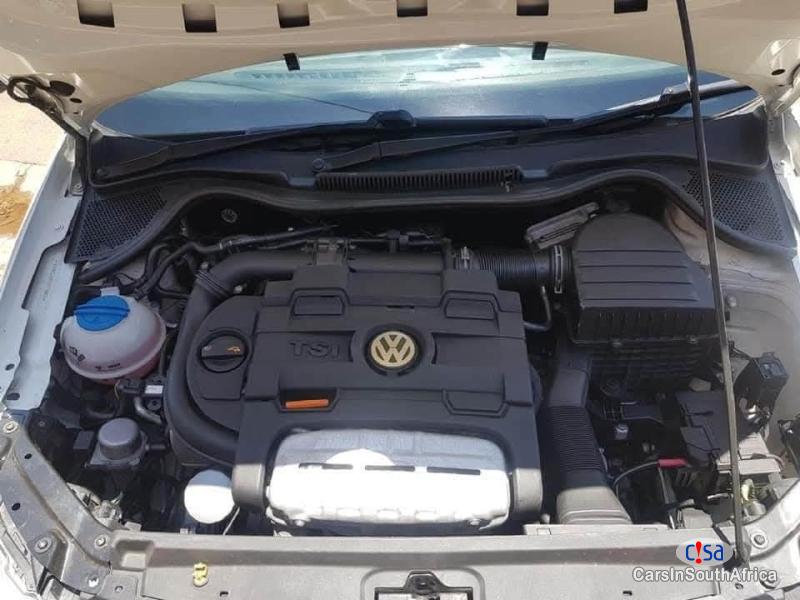 Volkswagen Polo Manual 2015 - image 7