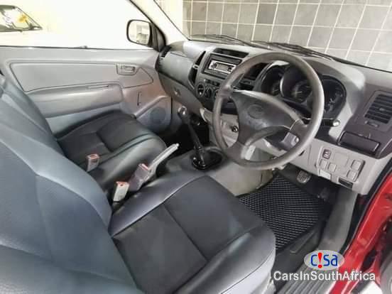 Picture of Toyota Hilux 2 4 0671651564 Manual 2012 in South Africa