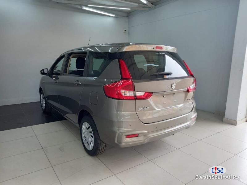 Suzuki 1.5 GLX ERTIGA Manual 2023 - image 3