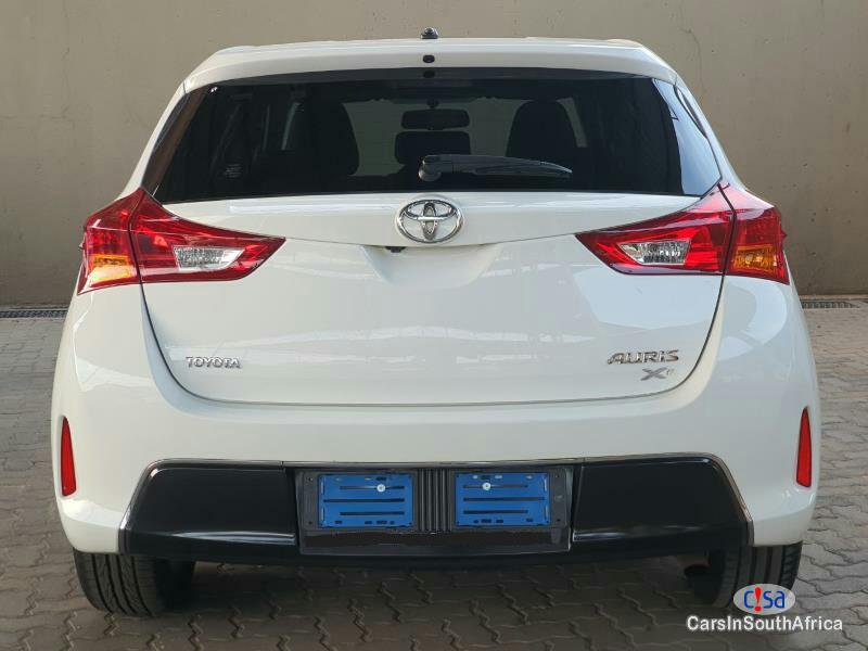 Toyota Auris 1.6 Manual 2016 - image 2