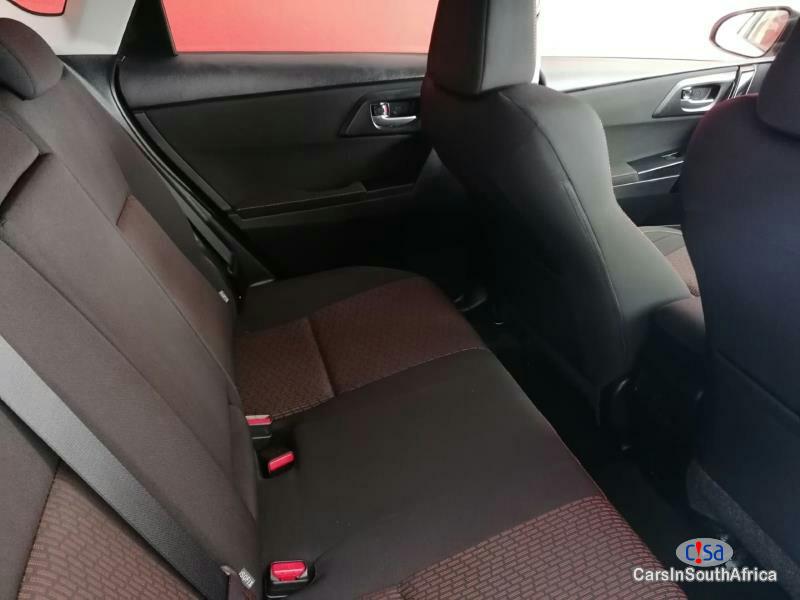 Toyota Auris 1.6 Manual 2016 - image 8