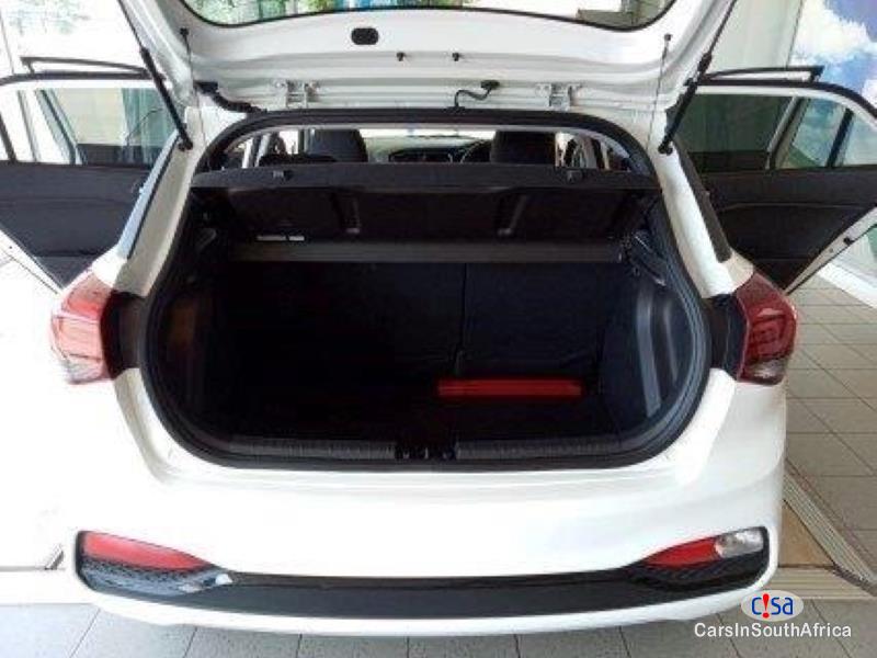 Hyundai i20 1.4 Automatic 2018 - image 10