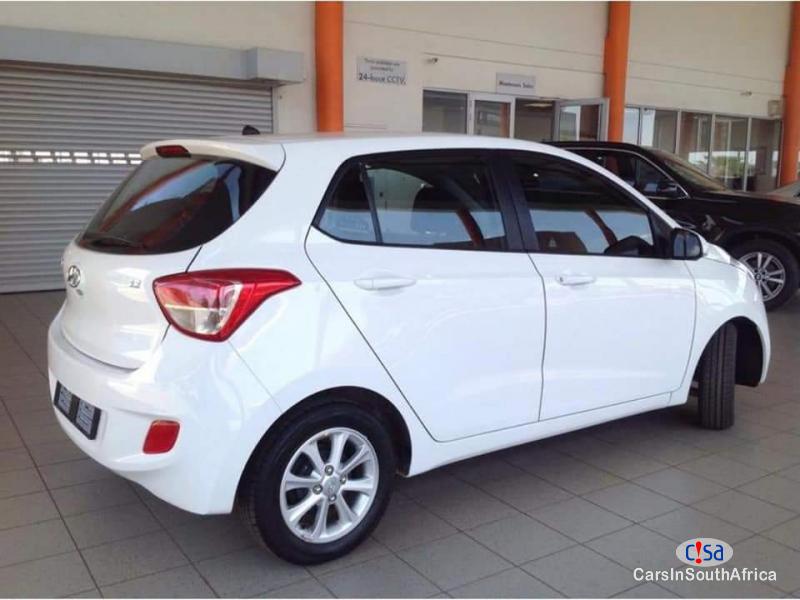 Hyundai i10 1.25 Automatic 2015 - image 4