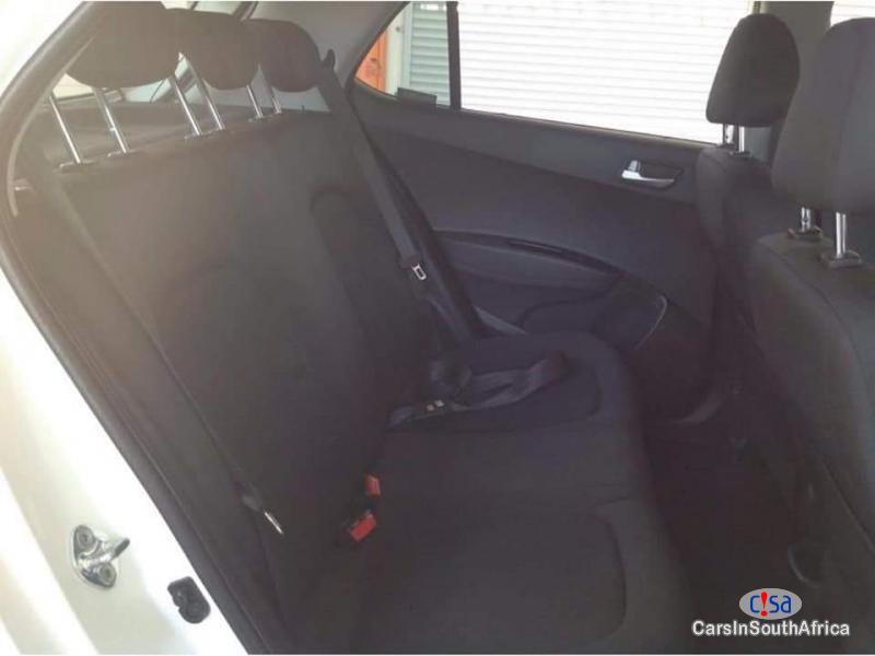 Hyundai i10 1.25 Automatic 2015 - image 8