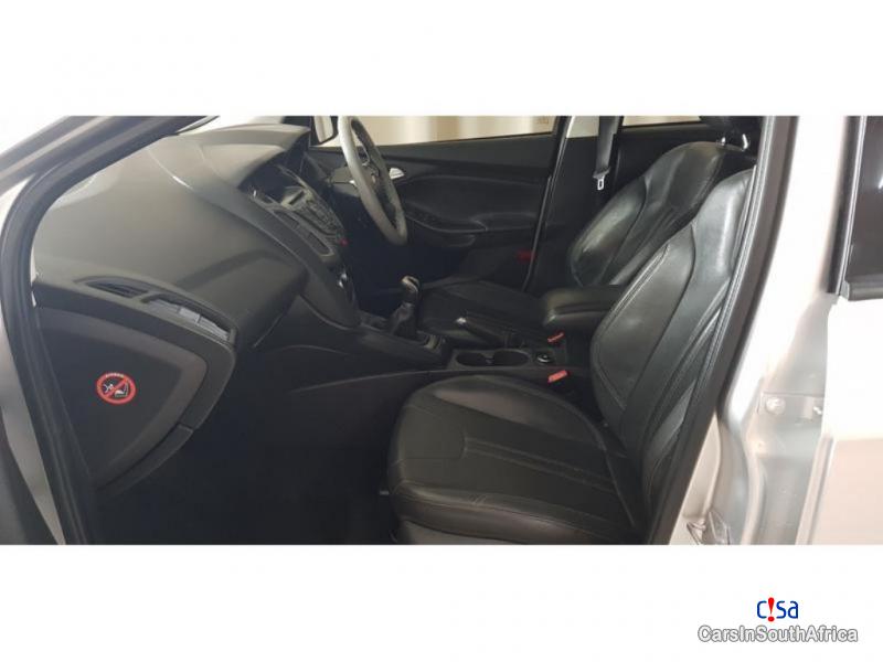 Ford Focus 1.6 Manual 2015 - image 6