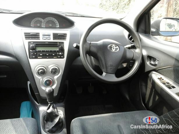 Toyota Yaris Manual 2014 - image 4