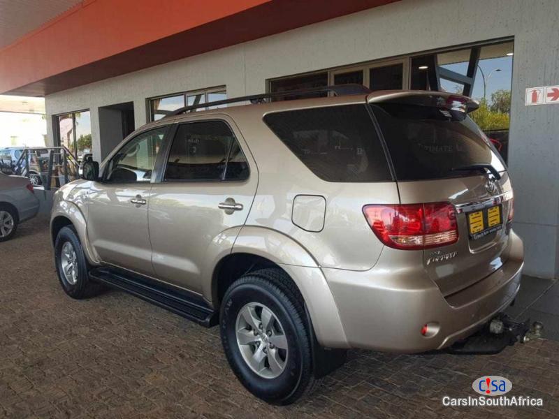 Toyota Fortuner 3.0 Automatic 2009 - image 2