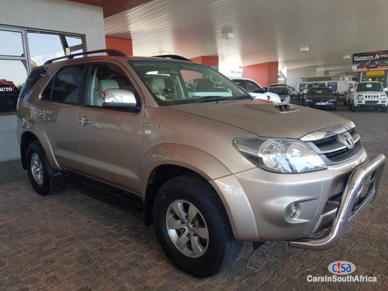 Toyota Fortuner 3.0 Automatic 2009 - image 5