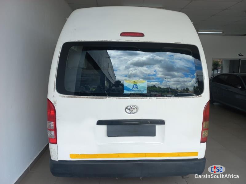Toyota Quantum 2.7 Manual 2010 - image 2