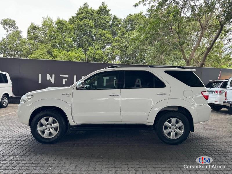 Toyota Fortuner Automatic 2011