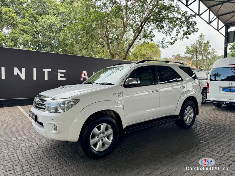 Toyota Fortuner Automatic 2011 - image 9