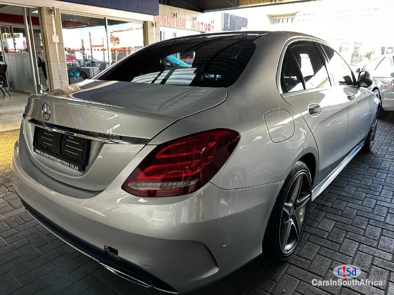 Mercedes Benz C-Class Automatic 2015 - image 11