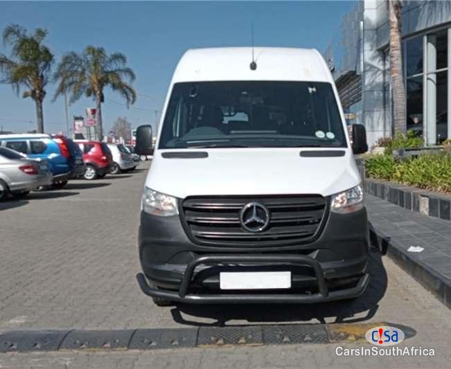 Mercedes Benz 2.0 Manual 2020 - image 2