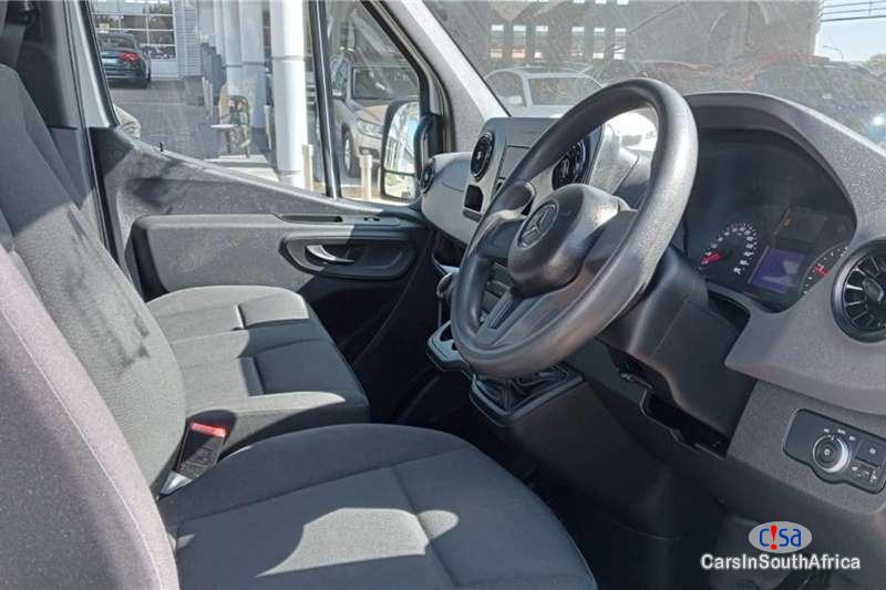 Mercedes Benz 2.0 Manual 2020 - image 6