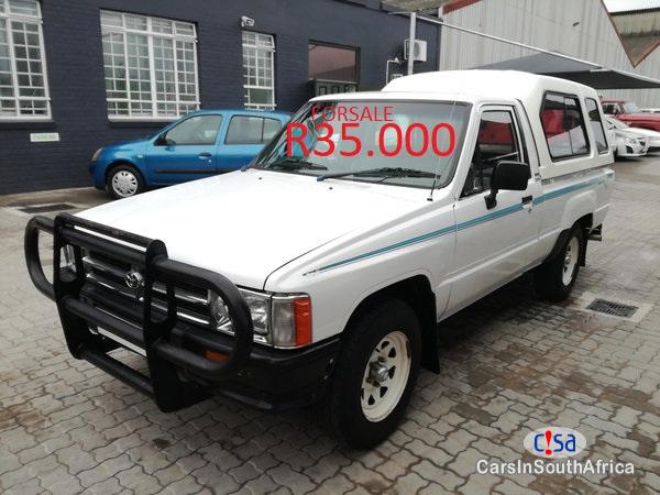 Pictures of Toyota Hilux 2.4 Manual 1997