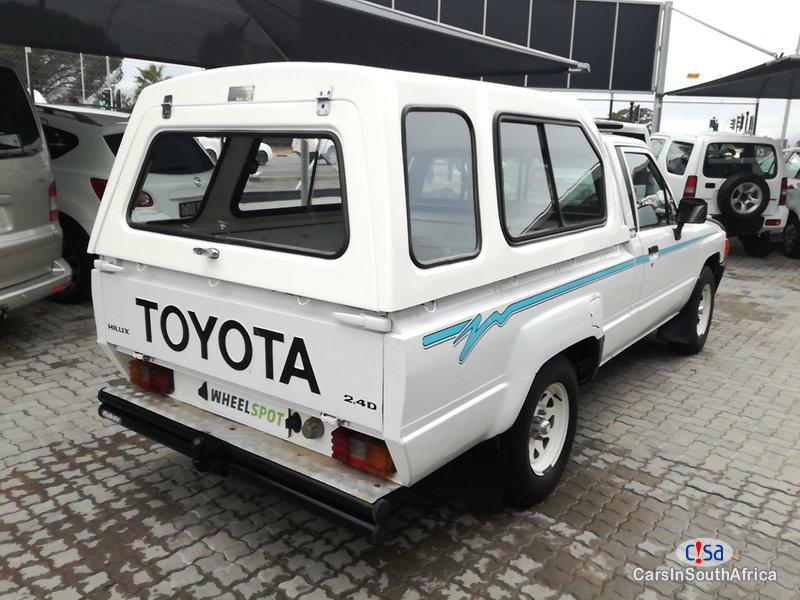 Toyota Hilux 2.4 Manual 1997 - image 4