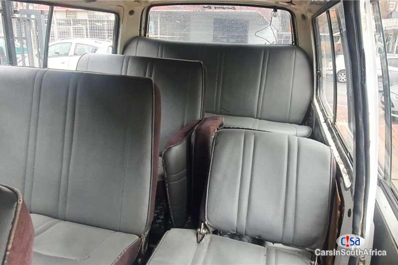 Toyota HiAce 2.2 Manual 2007 - image 2
