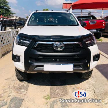 Toyota Hilux 2 Manual 2023