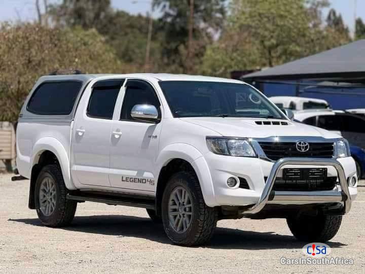 Toyota Hilux 3.0 D4D Double Cab 067 251 5460 Automatic 2015 in Western Cape