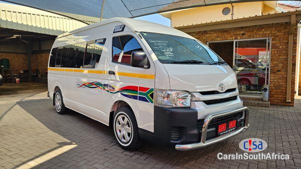 Pictures of Toyota Quantum 2.5 D-4D Sesfikile 16-Seat Manual 2018