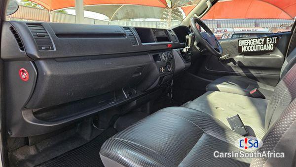 Toyota Quantum 2.5 D-4D Sesfikile 16-Seat Manual 2018 - image 6