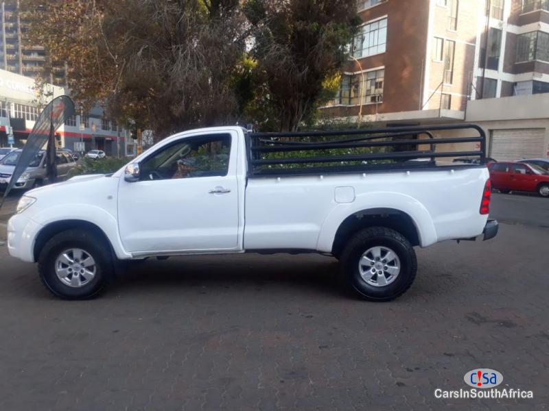 Toyota Hilux Manual 2013 - image 5
